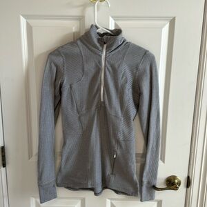 Lululemon pullover - 1/2 zip